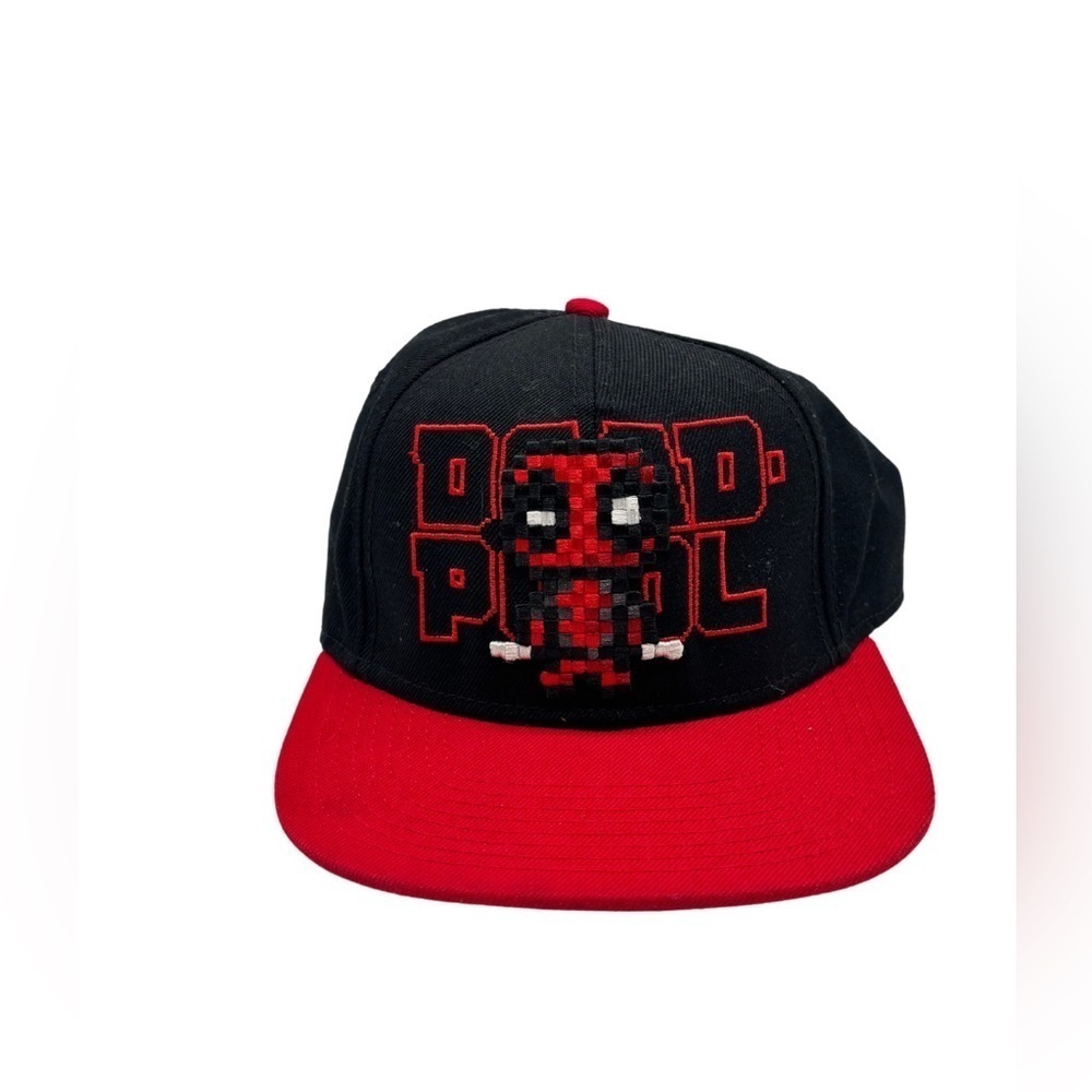 Marvel dead pool snap back hat color black and red‎